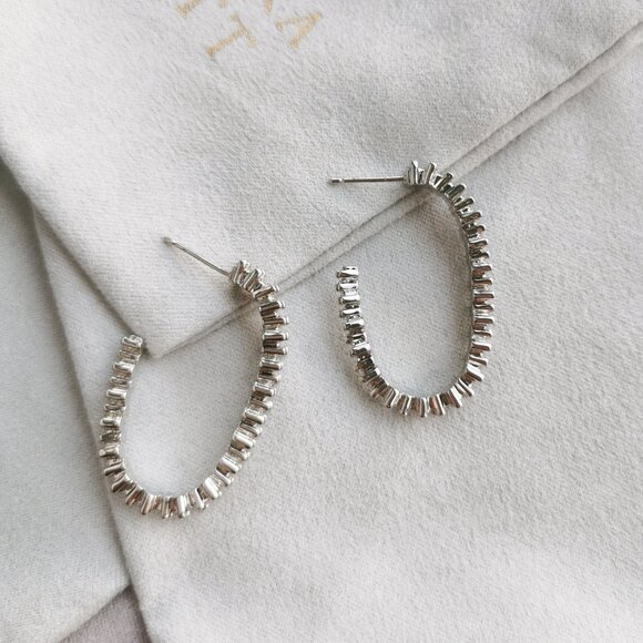 Kendra Scott Juliette Silver White Crystal Oval Hoop Earrings w/ dust bag - Picture 4 of 4